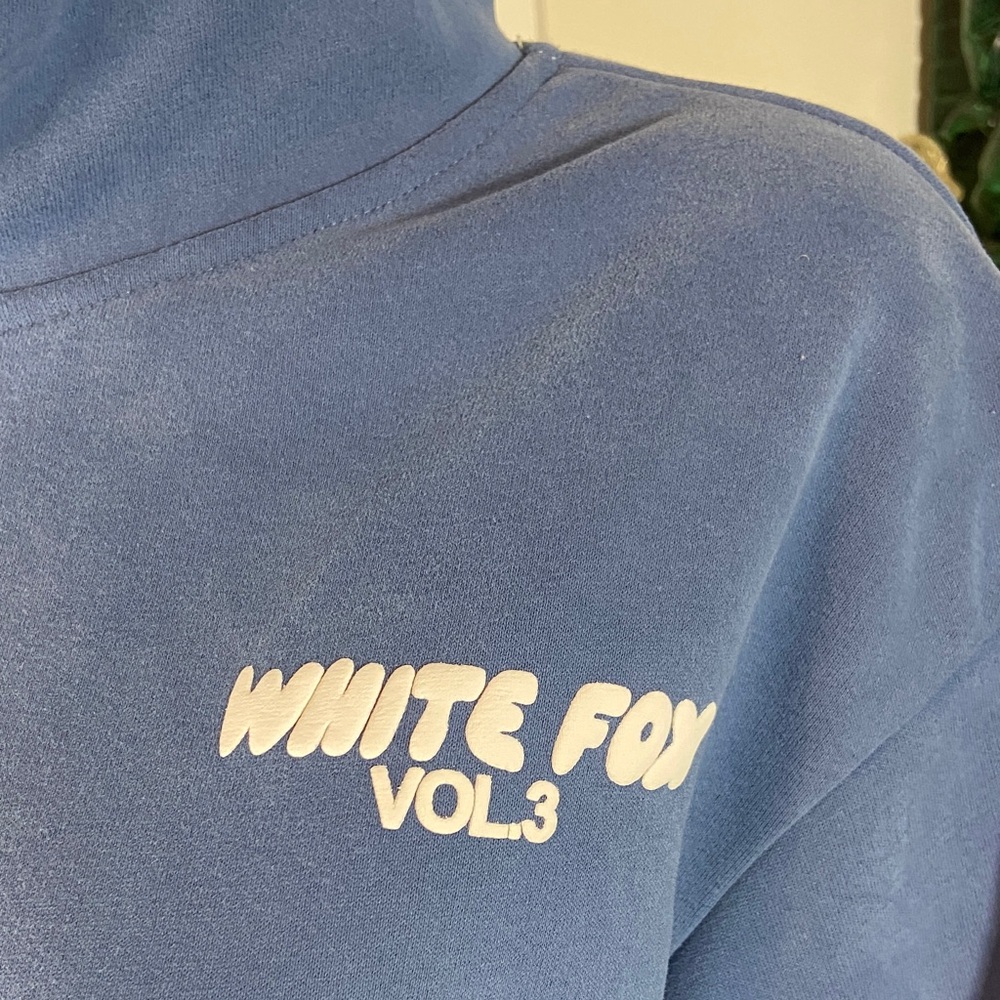 White Fox Boutique Ocean Blue Offstage Hoodie S/M sweatshirt - Picture 4 of 12